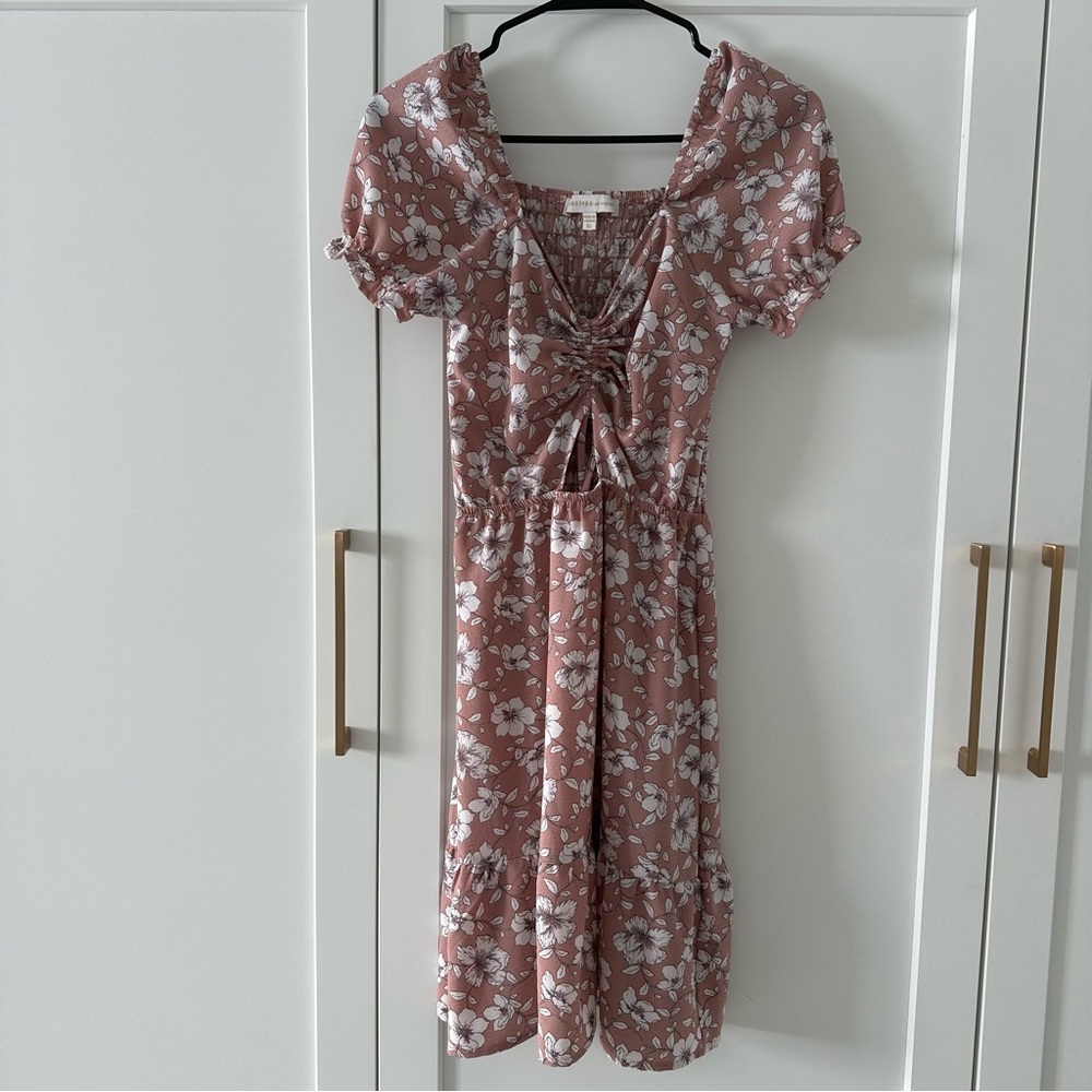 Monteau Floral Dress in Mauve and White